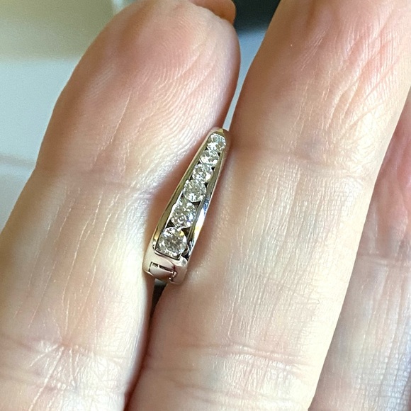 Moissanite .28ct .925 Silver Hoop huggie Earrings brand new with GRA $200 retail - Picture 7 of 9